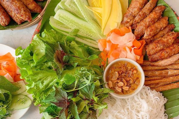 1 suất nem nướng Nha Trang bao nhiêu calo, trong, ăn có béo không, phần, một, xuất, nước chấm, cái luik, cuốn, cây, xiên, calories