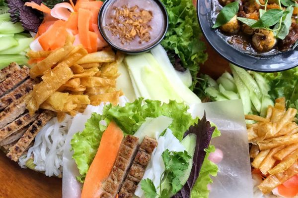 1 suất nem nướng Nha Trang bao nhiêu calo, trong, ăn có béo không, phần, một, xuất, nước chấm, cái luik, cuốn, cây, xiên, calories